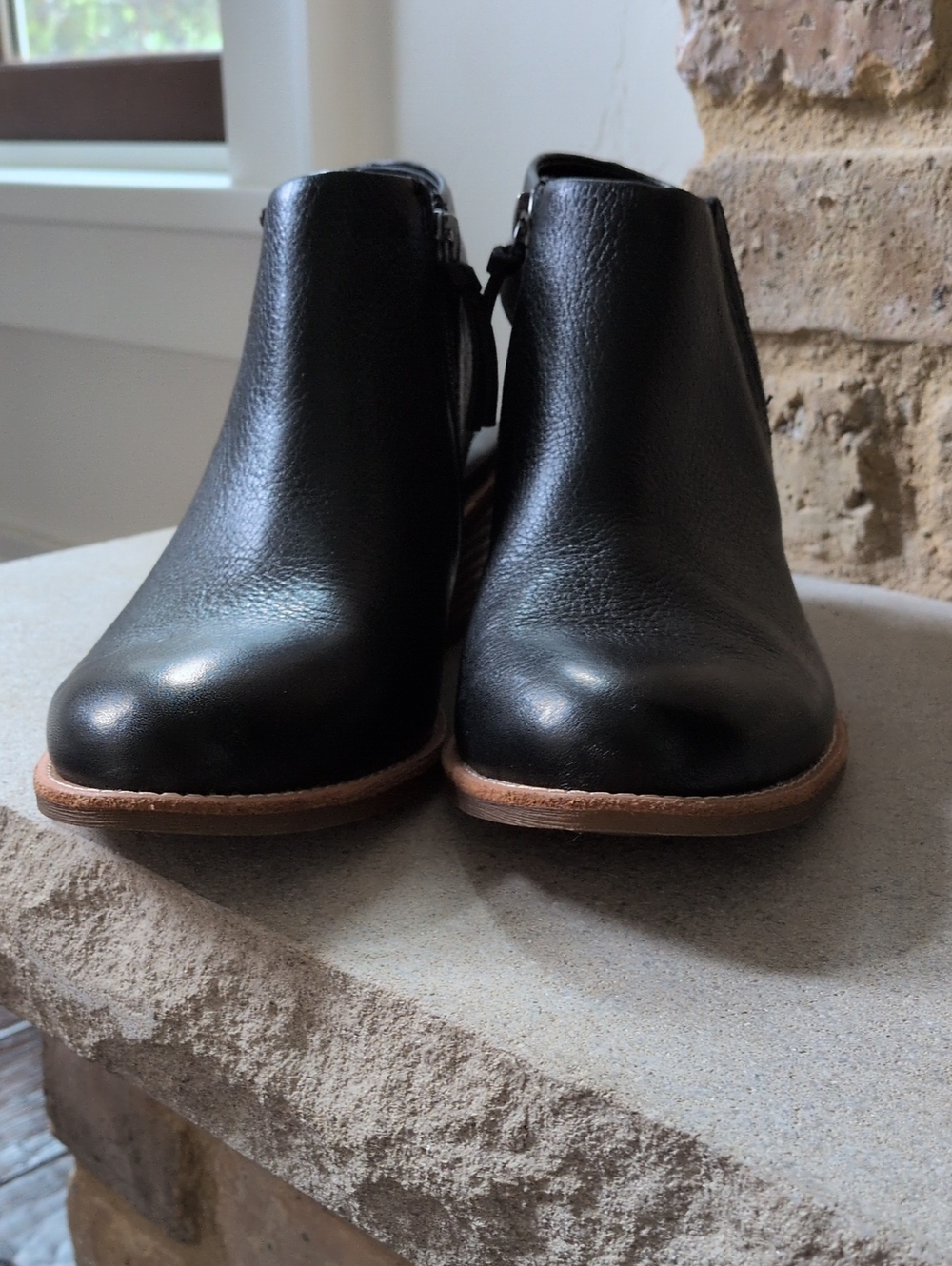SOFFT I Arabia Black Leather Slingback Ankle Booties with Side Zipper, 9 Medium - Picture 4 of 16